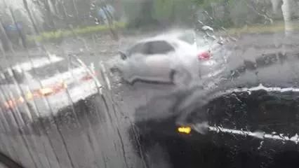 租豪车去同学会赔200万 (女子花300元租奔驰参加同学聚会)