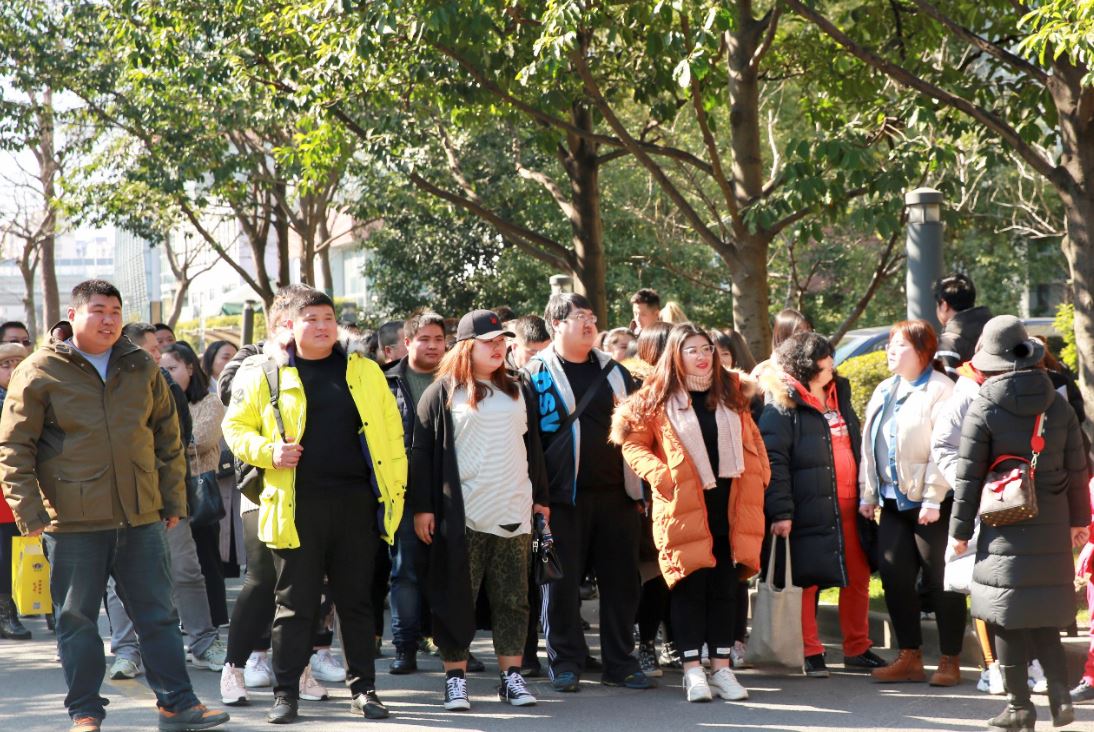 看街舞跳街舞的人,四百斤的胖子跳街舞