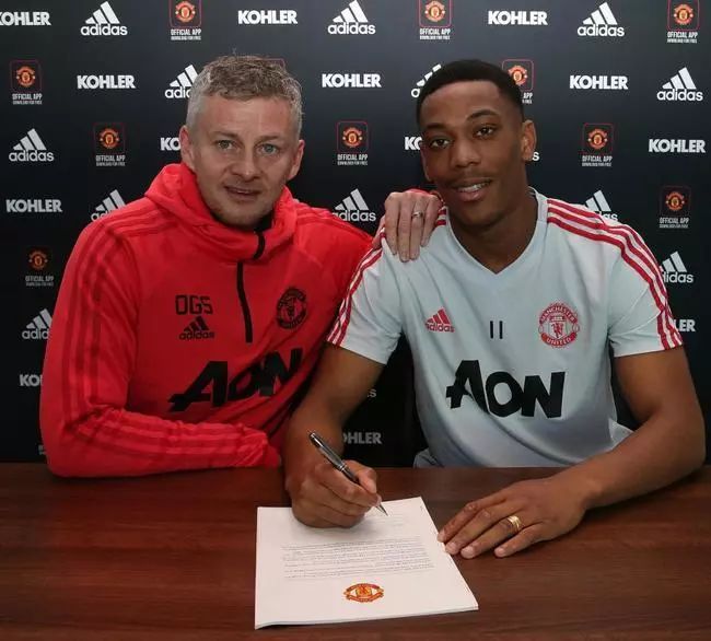 内马尔国服上架,内马尔原来是宠妹狂魔