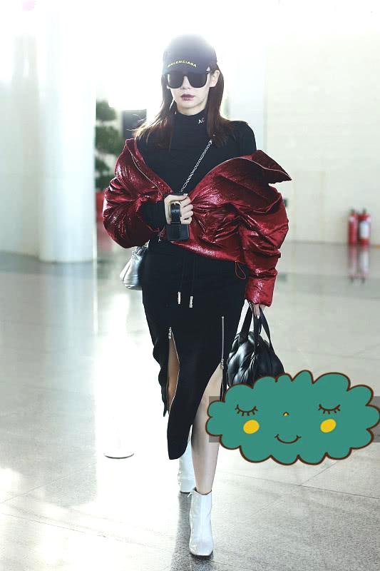 戚薇的服装穿搭,戚薇穿浅色羽绒服图片