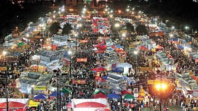 港女有话说｜赛马、舞狮、逛年宵市场……春节假期到香港玩点啥？