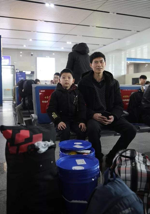 嘉兴本地过年走亲戚送什么礼物,从浙江嘉兴回来带什么礼物