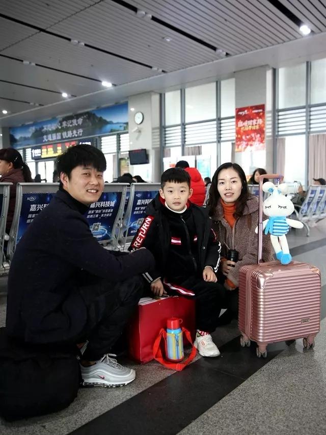 嘉兴本地过年走亲戚送什么礼物,从浙江嘉兴回来带什么礼物