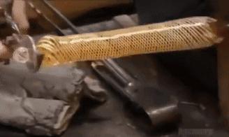 玻璃球里面的花纹是怎么回事,玻璃球中的花纹是如何印在里面的