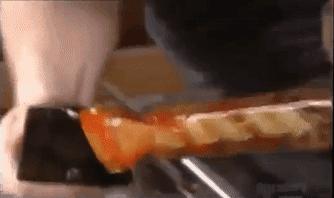 玻璃球里面的花纹是怎么回事,玻璃球中的花纹是如何印在里面的