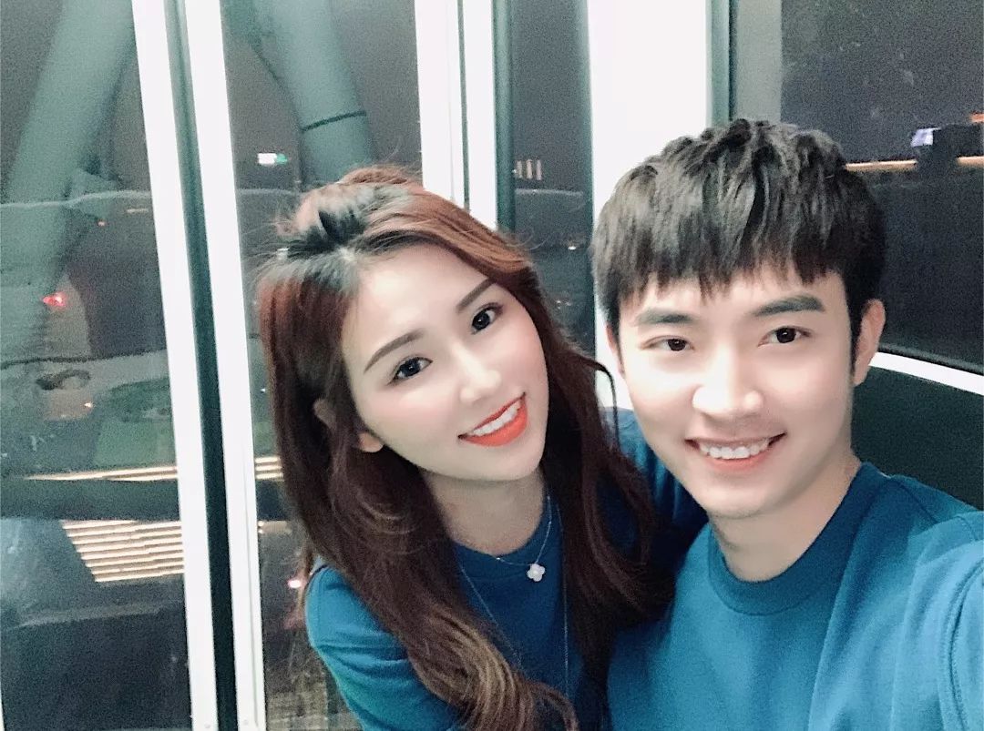 情侣装这么穿回头率绝对200%,与闺蜜男朋友穿情侣装