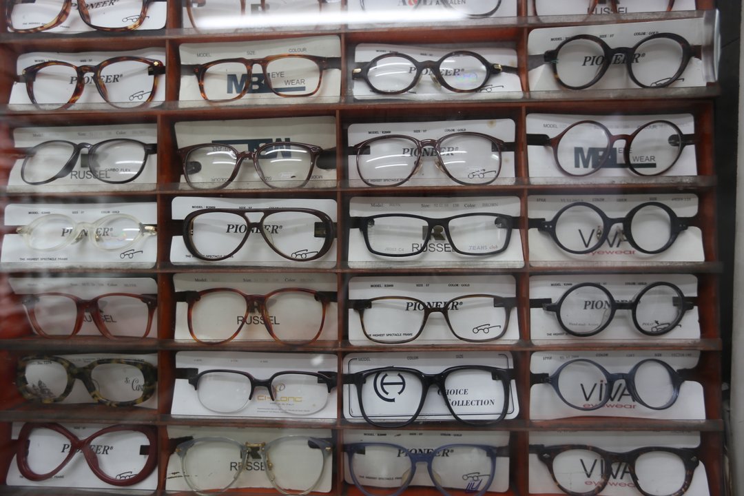 港星名人买买买：柬埔寨千金小姐，北角的眼镜皇后｜香港市井⑯