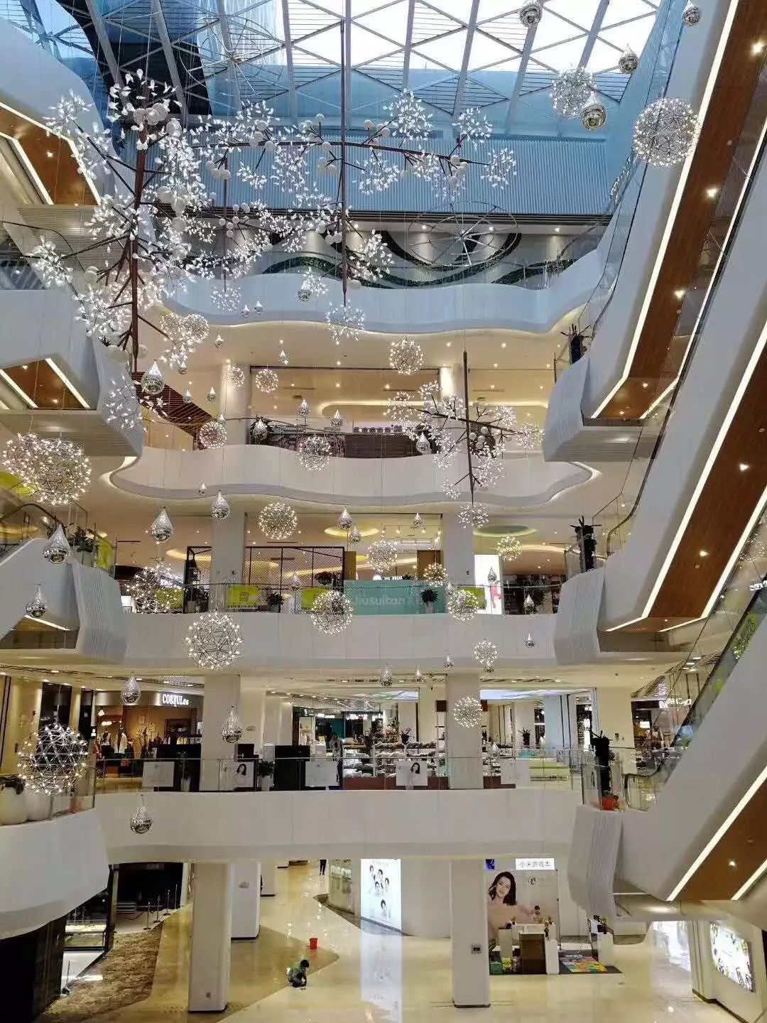 西安有哪些商场打折力度大,西安周末适合逛的商场