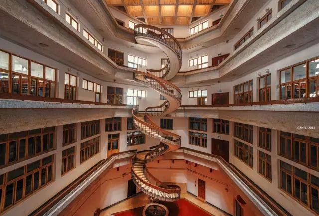 嗨，新同学你好，这里是河海大学！