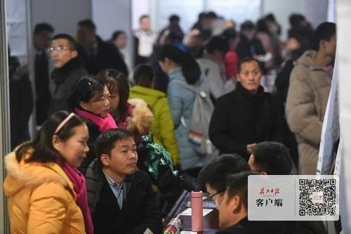 春风行动新春人才招聘会举行,博白飞扬在线春风行动网络招聘会