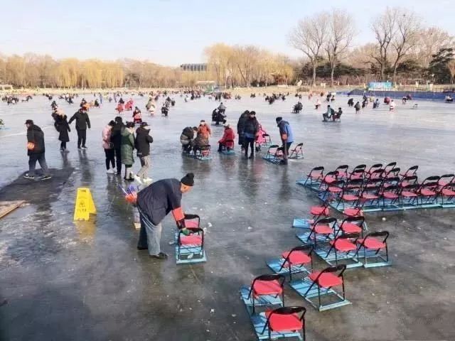 冰雪运动全民雪地撒欢,冰雪运动活力中国