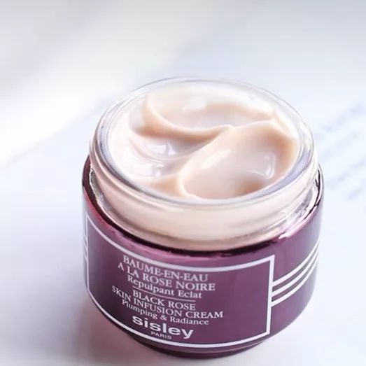 脸僵了如何解决,脸僵不自然是打了玻尿酸的原因吗