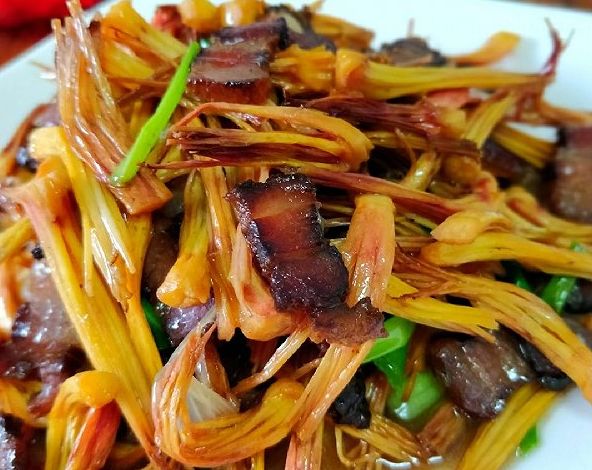 春天吃花要关注！吃错会中毒，头晕恶心呕吐，每年都有人中招