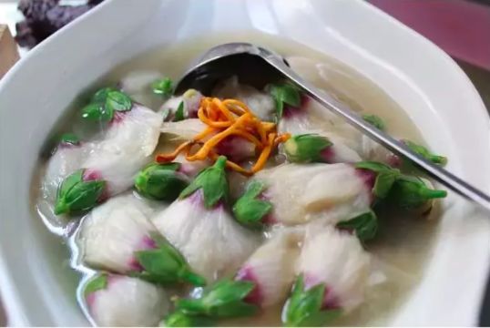 春天吃花要关注！吃错会中毒，头晕恶心呕吐，每年都有人中招