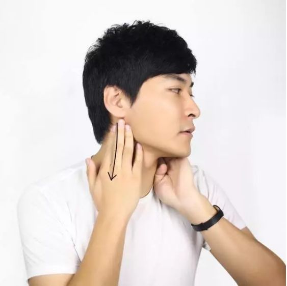 幼儿耳后鼓包怎么回事,你的耳后有鼓包吗