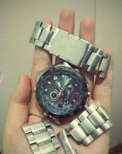 为什么有的几万块钱的表卖几百块,一款刚发布的几百万的表