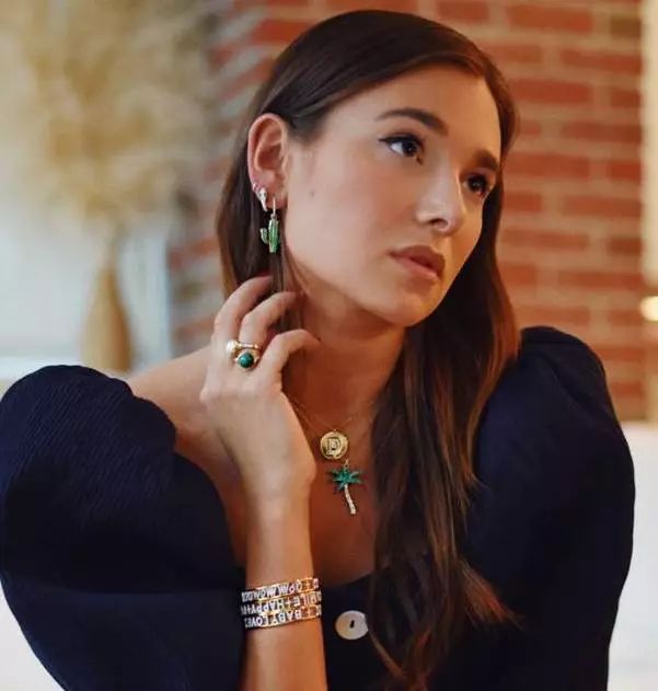 飞天小猪、香槟配菠萝……戴上Ta们，你所幻想的一切都成真了！