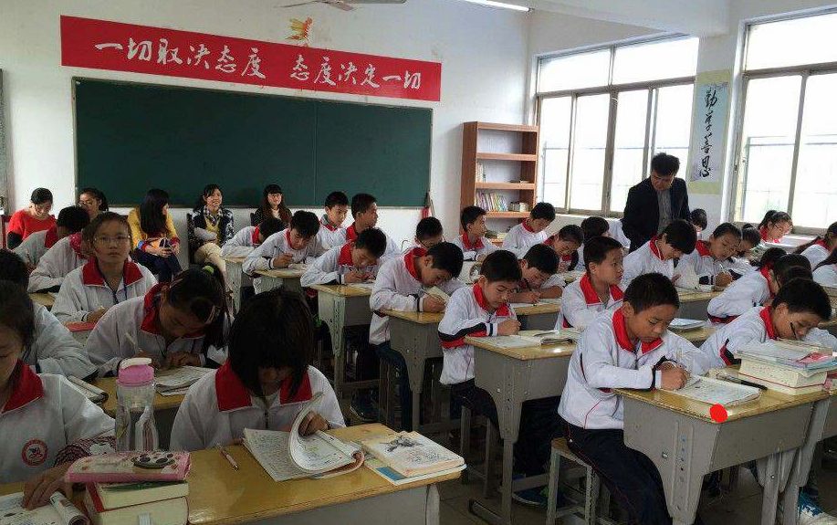 教育部明令禁止老师微信布置作业,严禁老师在微信布置作业