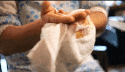 手汗多是一种病吗,突然手汗多是大病的前兆吗