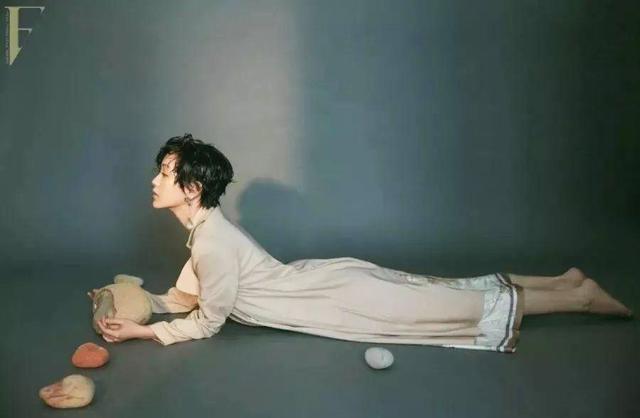 郭采洁新造型的短发美哭了,郭采洁杨幂郭碧晨谢依霖时尚芭莎