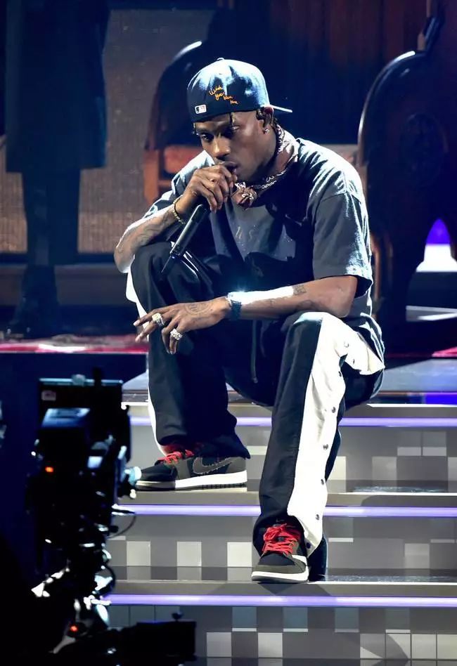 买airjordan,airjordan1买大点的还是偏小