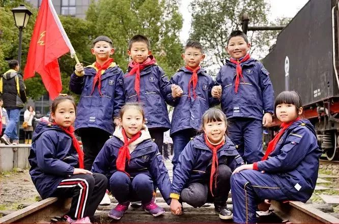 小学生们花式补寒假作业,孩子们寒假作业都有哪些精彩瞬间