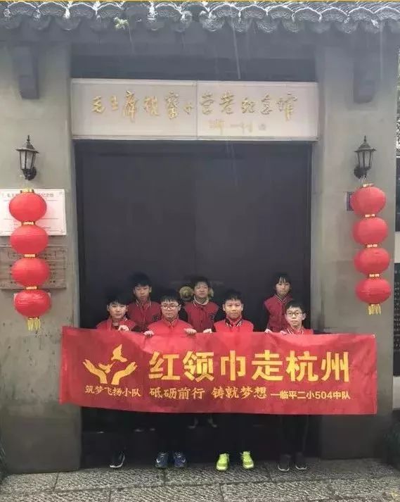 小学生们花式补寒假作业,孩子们寒假作业都有哪些精彩瞬间