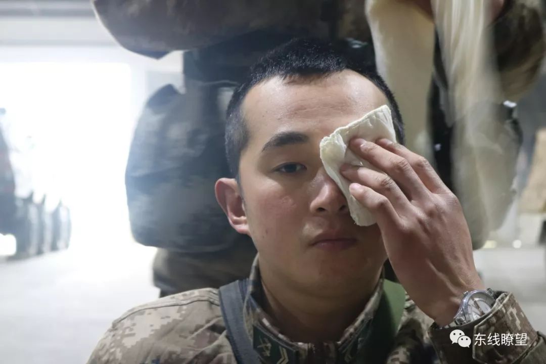 三角巾多种使用方法,三角巾使用方法及关注事项