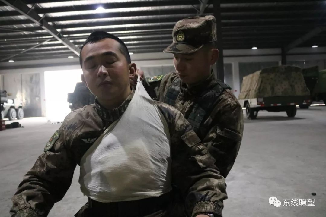 三角巾多种使用方法,三角巾使用方法及关注事项