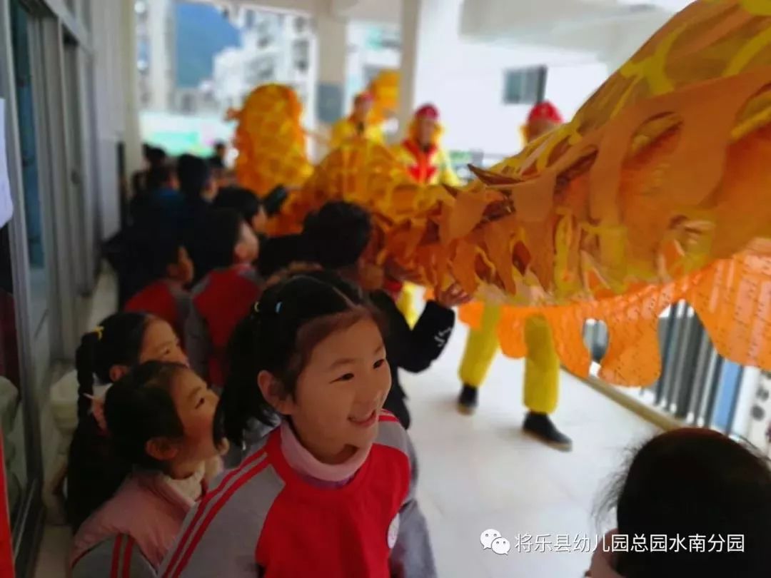 舞龙走进校园,开学典礼舞龙表演