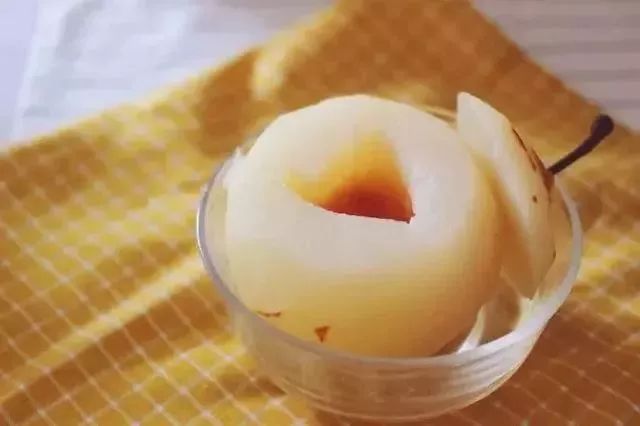 睡前口干舌燥想喝水能喝吗,睡一觉口干