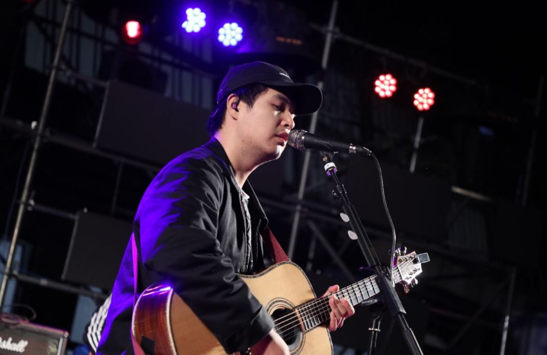 听一首民谣说一个故事,听一首民谣如同听一个故事