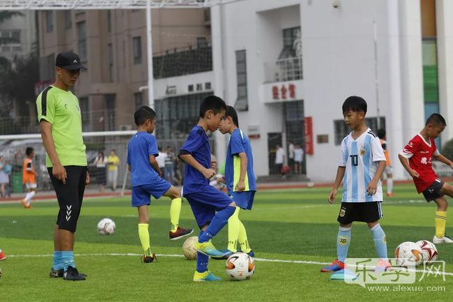 2023满天星足球训练营,2022广州市校园足球满天星训练营