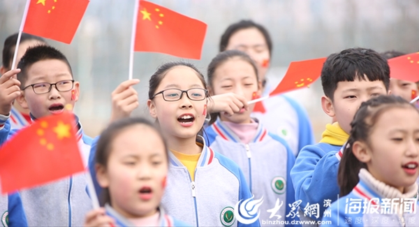 山东栖霞快闪我和我的祖国,千人大合唱快闪我和我的祖国