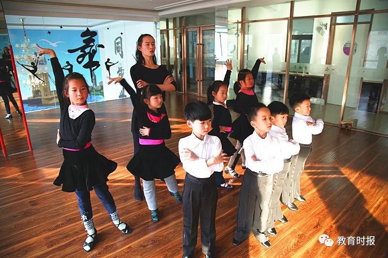 Hey，哈敦！你为学生努力的样子真美