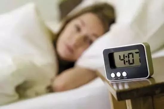 熬夜后如何食补助眠,熬夜导致的发胖怎么解决