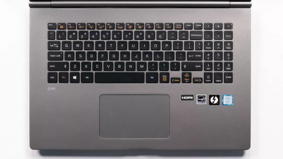 今天是母亲节，聊聊中老年人适合什么笔记本电脑