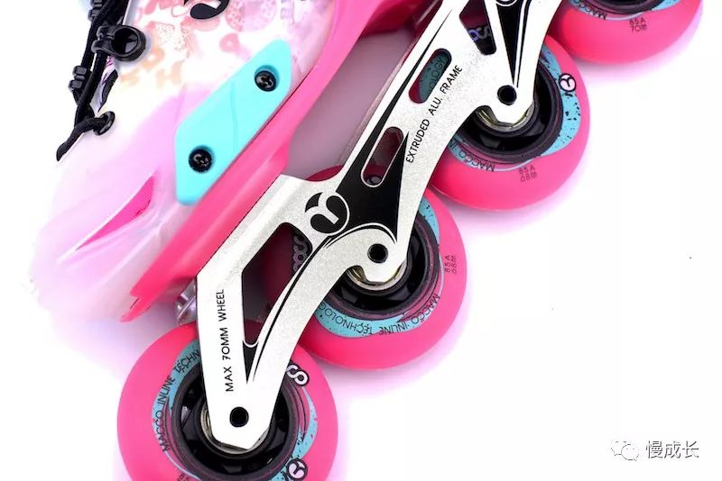 小孩学轮滑有什么好处,孩子学轮滑的好处