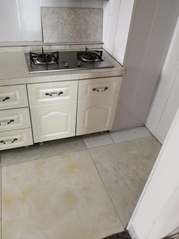 橱柜对开门不齐,橱柜柜门合不上怎么办