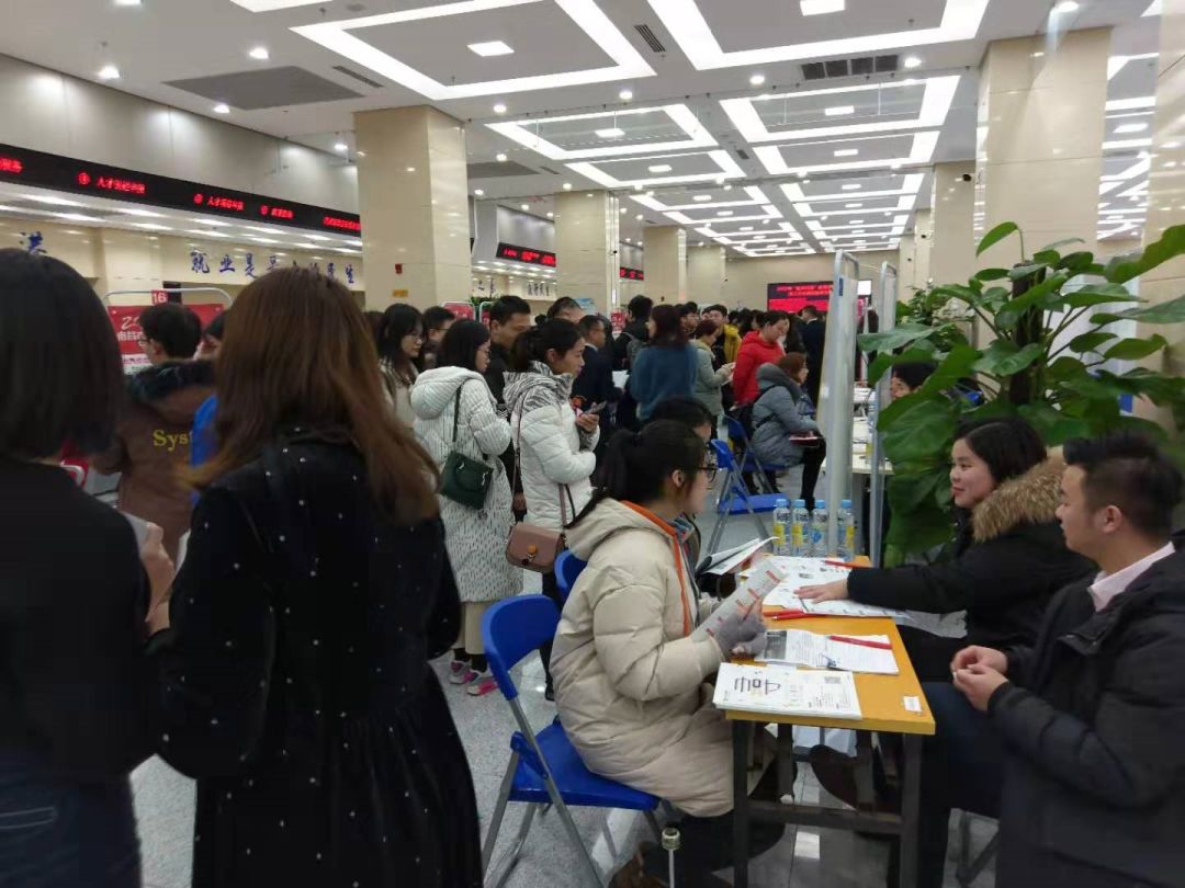 明天，南昌这里要被求职的姑娘们挤爆！赶紧告诉身边的她…