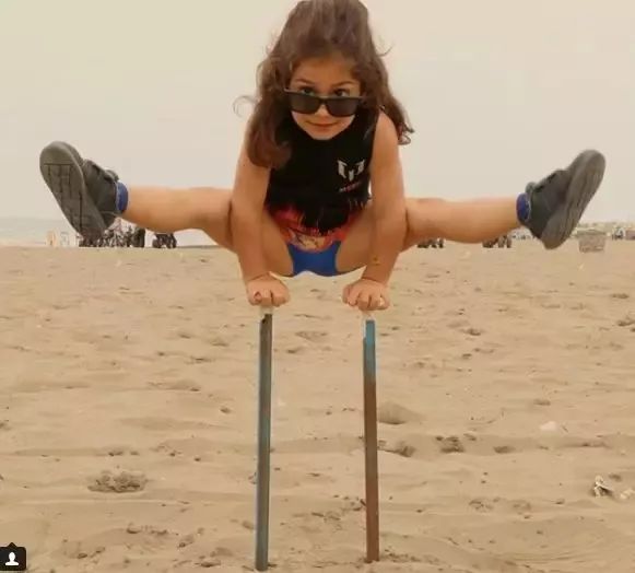 泰山腹肌小孩,五岁小孩儿8块腹肌