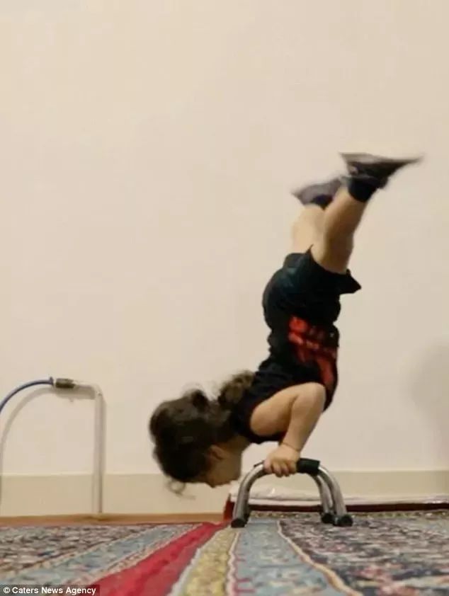 泰山腹肌小孩,五岁小孩儿8块腹肌