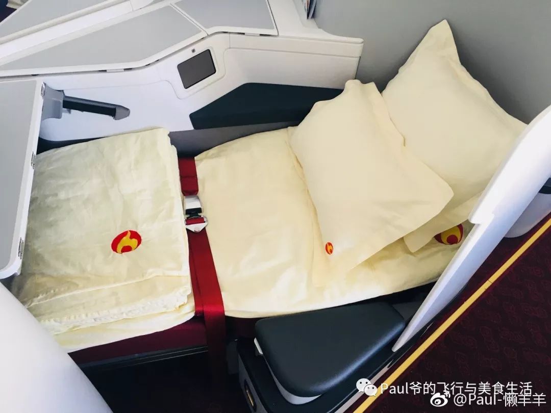 空姐告诉你什么东西可以带上飞机,空乘飞行必备的私人物品