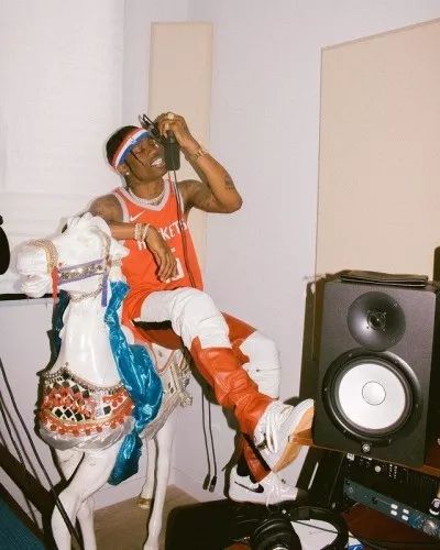 nike鞋子案发现场,nike鞋事件