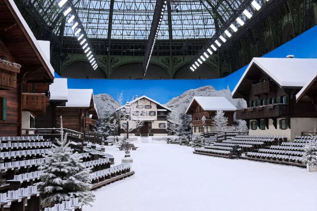 别哭|更美的香奈儿会继续...