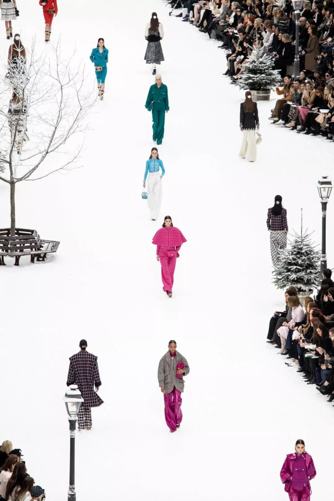 别哭|更美的香奈儿会继续...