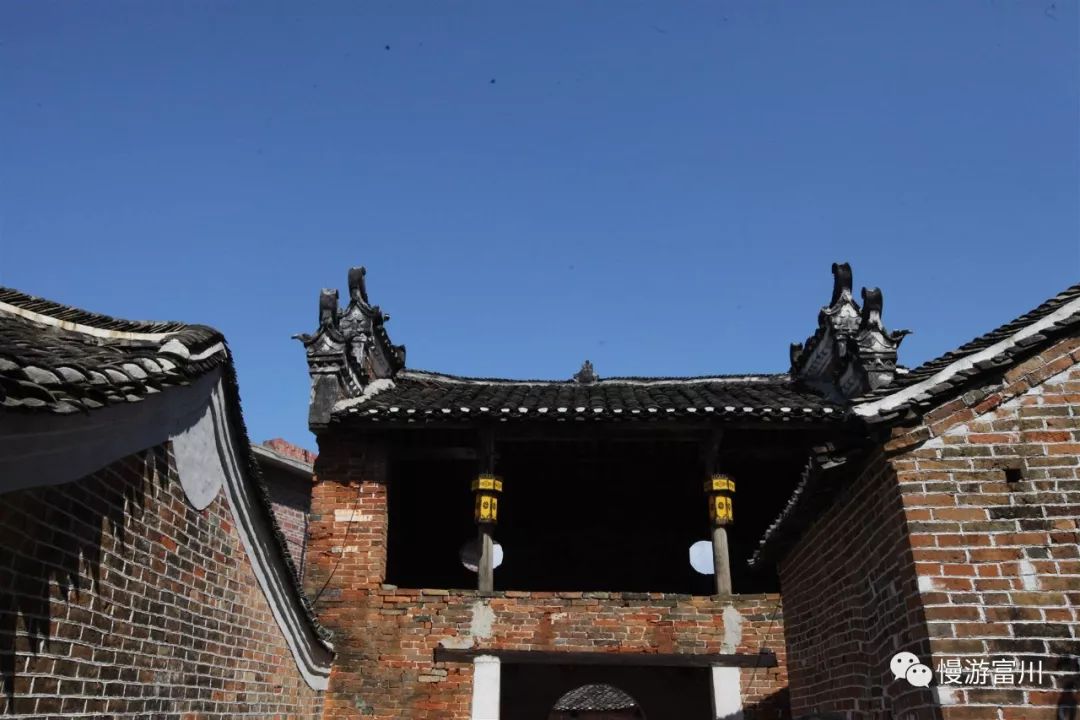 深渡镇旁边拍油菜花最佳位置在哪,深坡花海