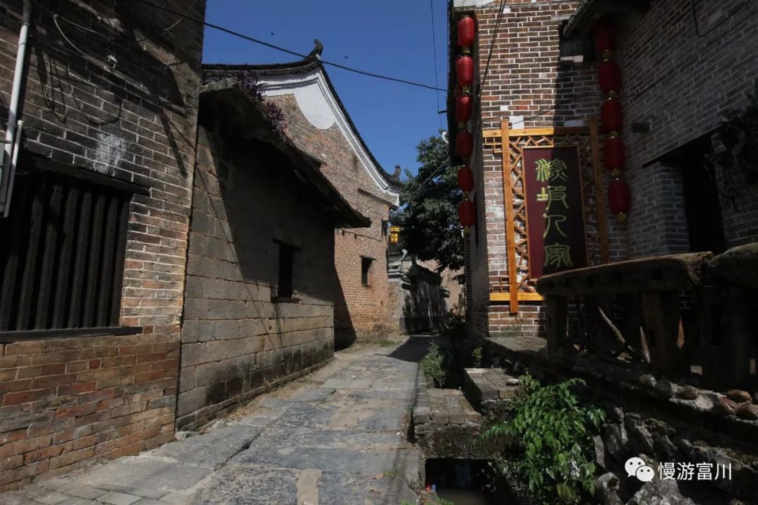 深渡镇旁边拍油菜花最佳位置在哪,深坡花海