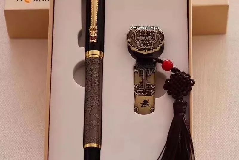 碧霞元君泰山奶奶挂件,泰山玉挂件泰山石敢当