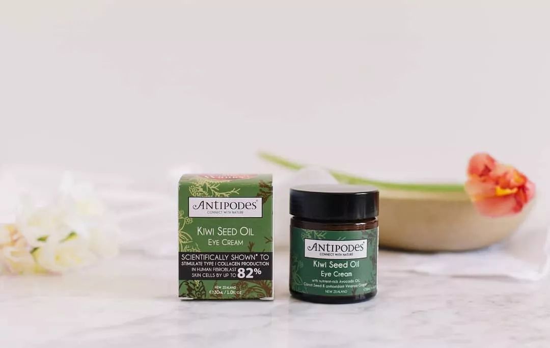 涂眼霜会引起汗管瘤吗,涂眼霜会引起眼部斑吗